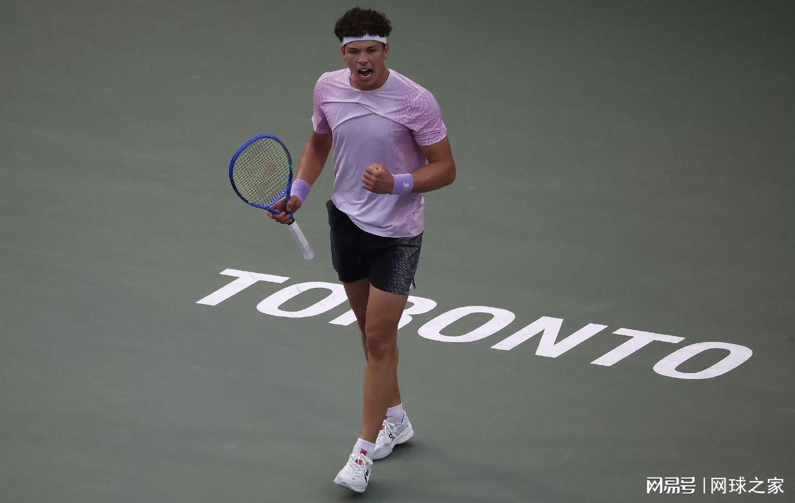 但每一天都, 斯杯中心球, http