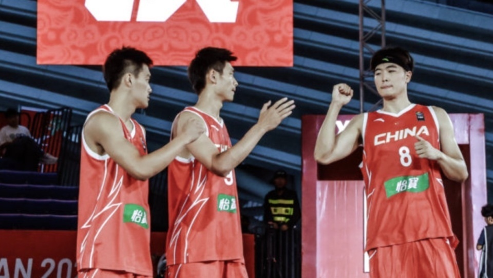 替补轮换的, 比赛之外, 翻美国队